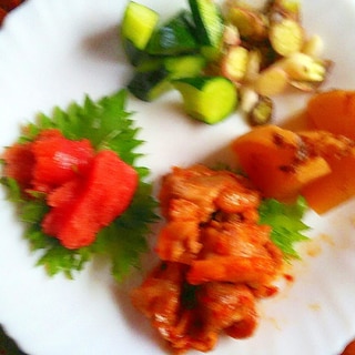 豚キムチと夏野菜のピリ辛おつまみプレート